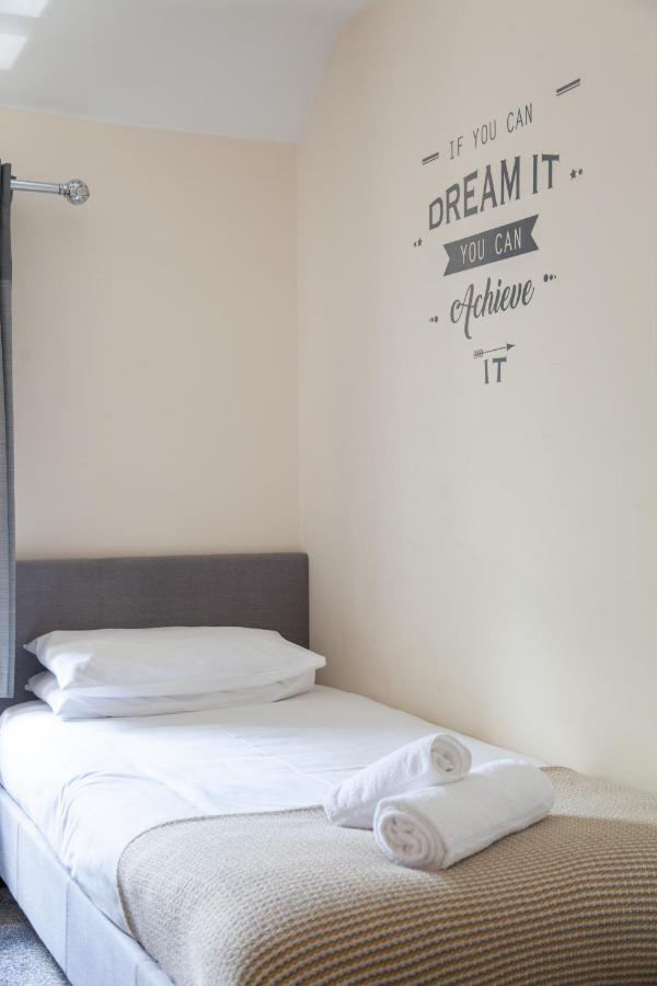 Hereford - Mayflower Coach House, Modern 2 Bedroom Property With Parking, Located South Of Hereford City, Suitable For Small Family, Couple Or Contractors - Sleeps Up To 5 Guests - Hosted By Rentmyhouse מראה חיצוני תמונה