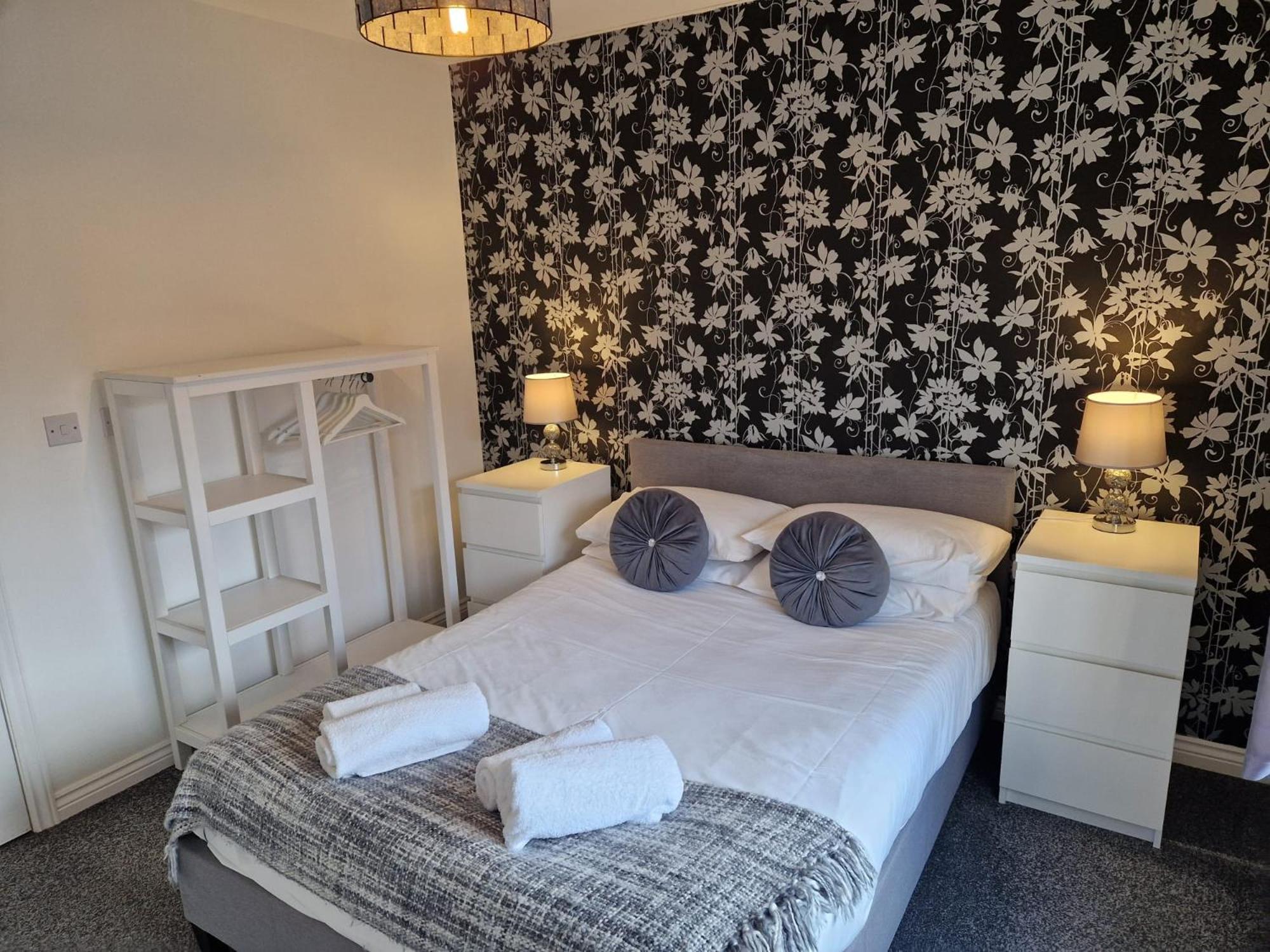 Hereford - Mayflower Coach House, Modern 2 Bedroom Property With Parking, Located South Of Hereford City, Suitable For Small Family, Couple Or Contractors - Sleeps Up To 5 Guests - Hosted By Rentmyhouse מראה חיצוני תמונה