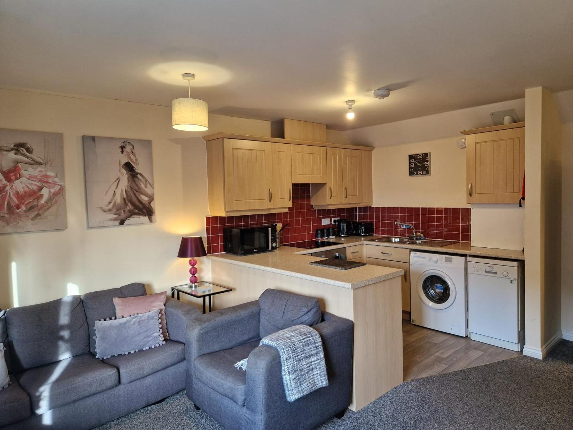 Hereford - Mayflower Coach House, Modern 2 Bedroom Property With Parking, Located South Of Hereford City, Suitable For Small Family, Couple Or Contractors - Sleeps Up To 5 Guests - Hosted By Rentmyhouse מראה חיצוני תמונה