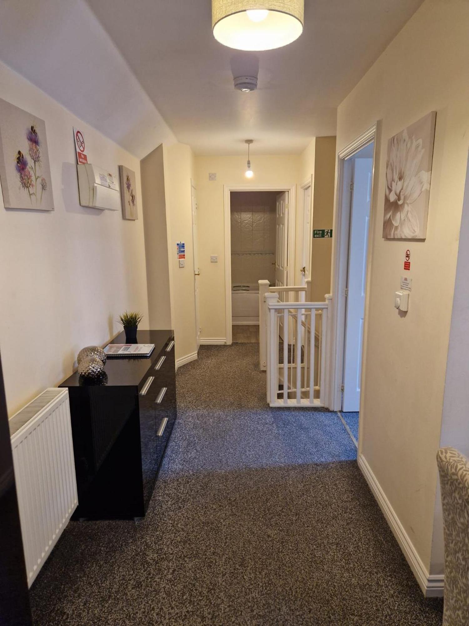 Hereford - Mayflower Coach House, Modern 2 Bedroom Property With Parking, Located South Of Hereford City, Suitable For Small Family, Couple Or Contractors - Sleeps Up To 5 Guests - Hosted By Rentmyhouse מראה חיצוני תמונה